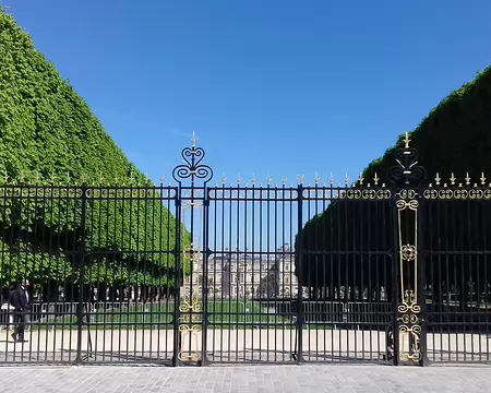 038 Le Palais du Luxembourg (1615) construit pour Marie de Médicis, devenu le siège du Sénat en 1799