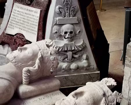 IMG_20210418_115018 Rappel : mêmes rois, vous êtes peu de chose face à la mort