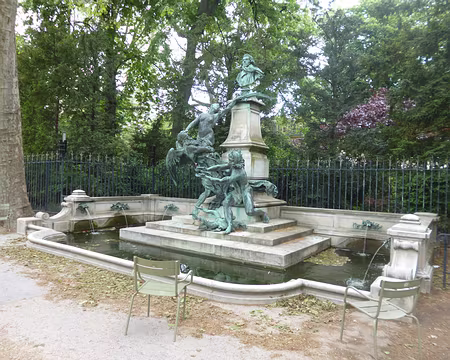 P1130695 Fontaine Delacroix (1890). Merci à Martine et Christine