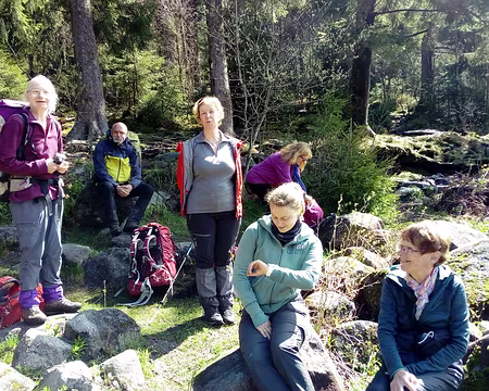 0098 pause bien méritée au bord du lac