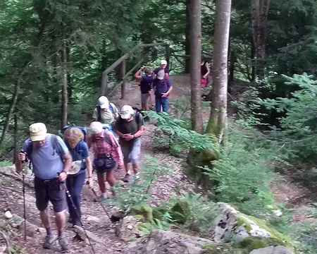 056 Montée à la Grande Cascade du Cirque de Saint-Même par le Sentier des Cascades