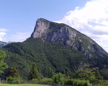 096 A l’ouest : la Roche Veyrand (1429 m)