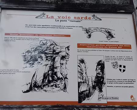 122 Sur la Voie sarde, le pont romain, vestige de l’ancienne frontière entre la France et les états de Savoie