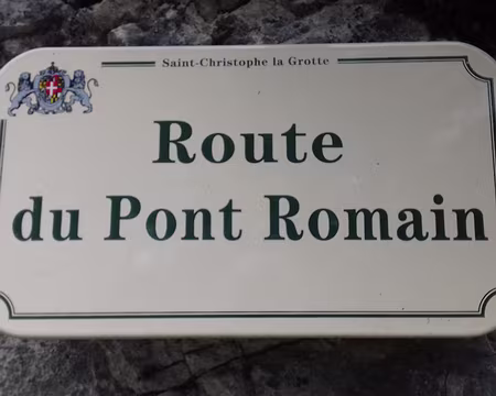 123 La route du pont romain (Saint-Christophe-la-Grotte)