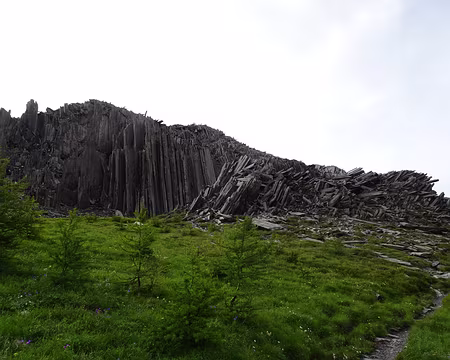 DSC09071 Sublime amas de schistes, avant arrivée au col de Côte Belle