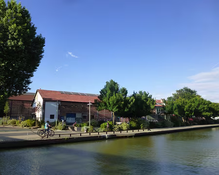 P1130872 Anciens entrepôts