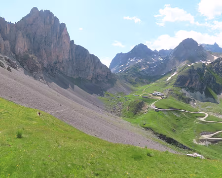 IMG_8702 Vue sur la route qui monte au Galibier