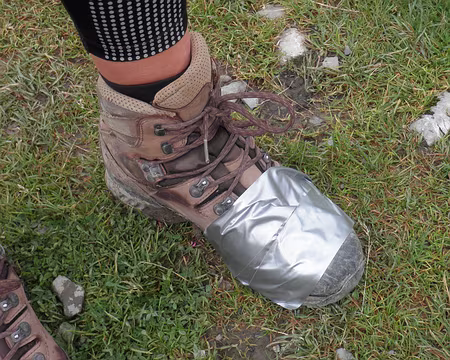 00072 chaussure blessée rafistolée !