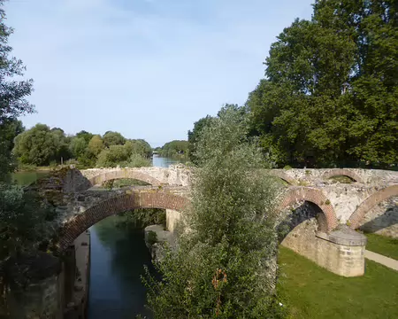 P1140116 Ruines du moulin de Chelles