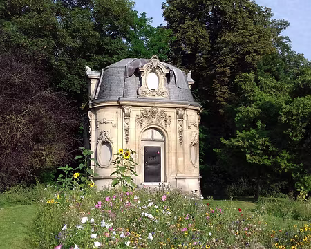 002 Le pavillon de garde (1888) à l’entrée du parc de Noisiel où se situait l’ancien château