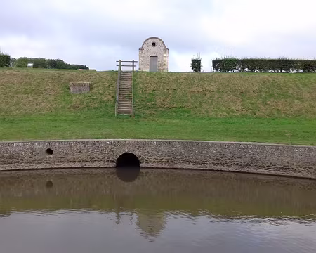 003 Le « haricot » est un bassin en forme de demi-cercle creusé en contrebas de l’étang du Perray