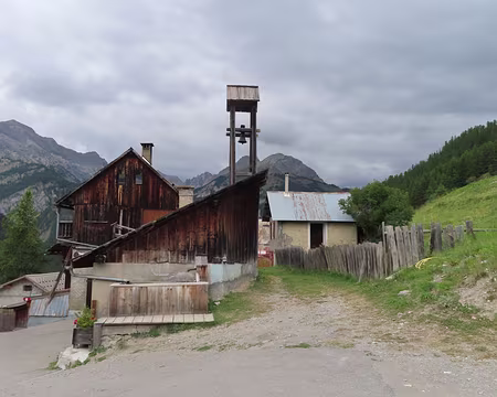 IMG_9007 En descendant, on passe au village 