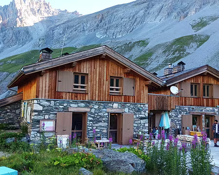 00038 J 4 - départ du refuge du Saut