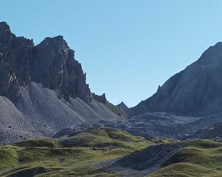 00042 vue sur le col du Rateau notre objectif
