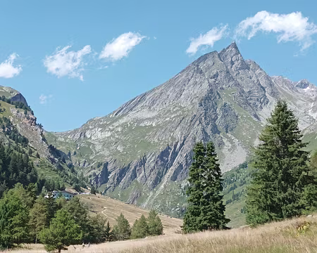 0005 vue sur le refuge de l'Orgère