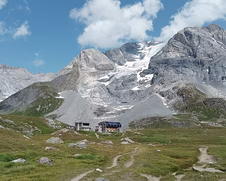 00084 le refuge au pied de la Grande Casse