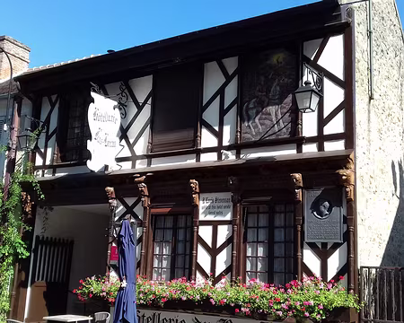 014 L’Hôtellerie de Bas-Bréau dans le village de Barbizon qui fut le haut lieu de la peinture pré-impressionniste au XIXème siècle