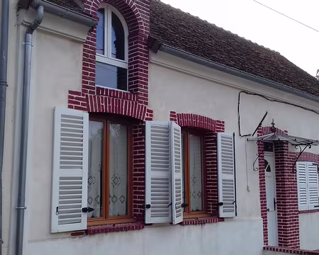 011 Maison traditionnelle dans le village de Savins