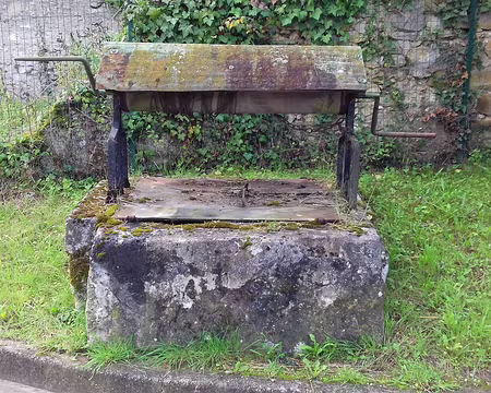 012 Ancien puits à Savins