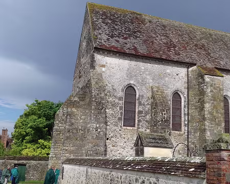 034 Vue sud-ouest de la chapelle qui a servi de décor au roman «En rade» (Huysmans, 1887)