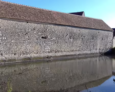 007 Vestiges des anciennes douves …