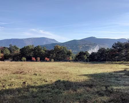 100 Direction nord. On voit le plateau d'Anse.