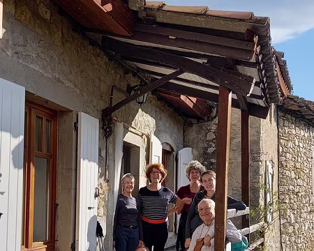 131 Le groupe sur la terrasse du gîte.