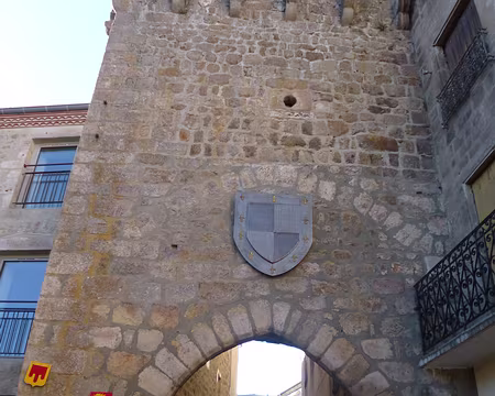 P1140351 Enceinte fortifiée