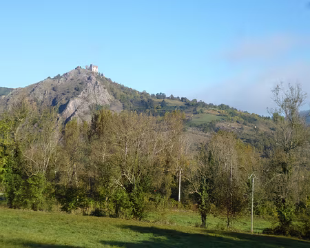 P1140369 J8 - Château d'Artias dominant la Loire