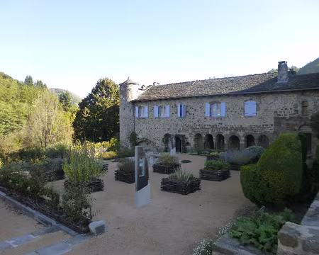 P1140373 Cloître, XIIè s.