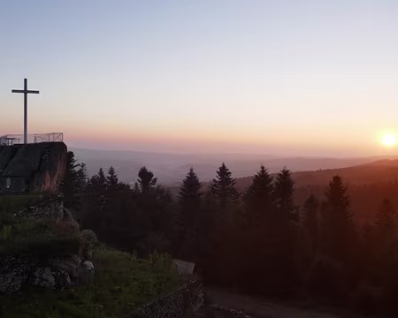 P005 Lever de soleil sur les Monts du Forez