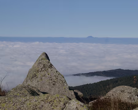 P090 Au loin, le Puy de Dôme