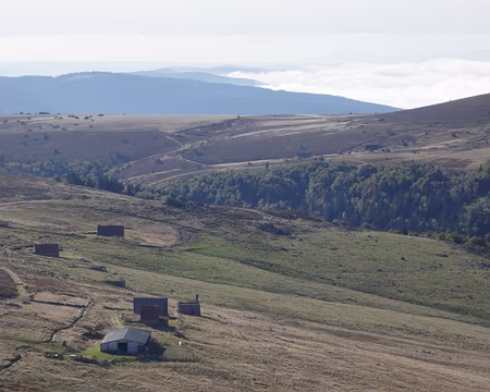 P110 En contrebas, la jasserie de la Richarde