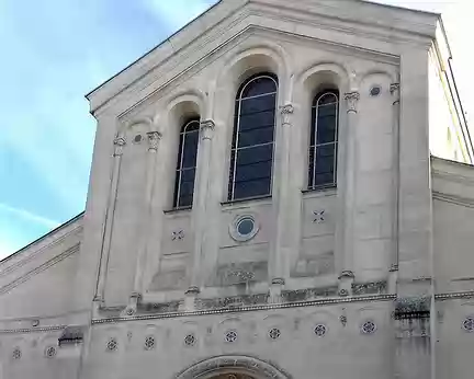 004 L’église Saint-Leu – Saint-Gilles (1851), œuvre d’Eugène Lacroix, a été construite à l’emplacement de l’ancienne église sous l’impulsion de Louis-Napoléon...