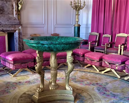 011 Coupe en malachite dans le Salon des Malachites