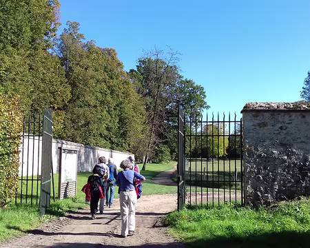 019 La grille d’entrée de la Ferme de Marie-Antoinette