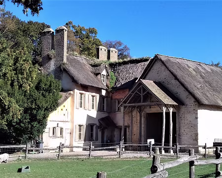 020 La ferme comprend plusieurs bâtiments (architecte Richard Mique, 1784)