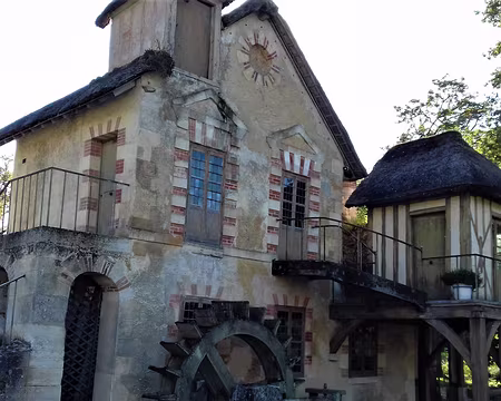 029 Le moulin avec sa roue à aubes
