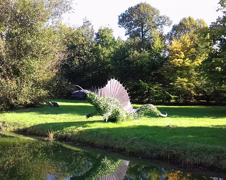 036 »Dimetrodon II», œuvre de Claude Lalanne (1925-2019) réalisée en 1998