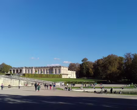 043 Le Grand Trianon, le Bassin de la Demi-Lune, et le Grand Canal