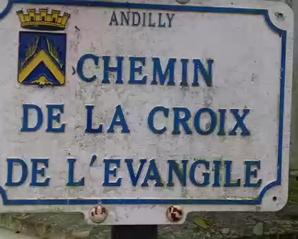 024 Le Chemin de la Croix de l’Evangile et les armoiries de la ville d’Andilly