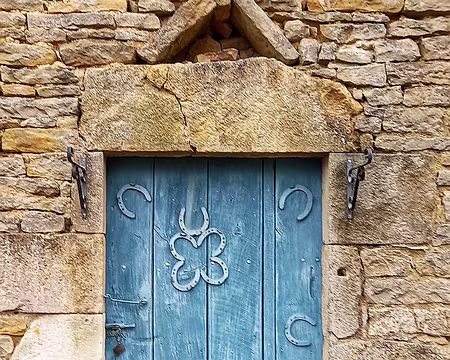16 Foissy-les-Vezelay, centre équestre (et gîte)