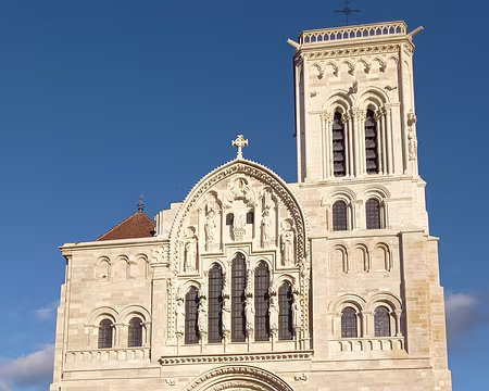 54 La basilique sous le soleil du soir