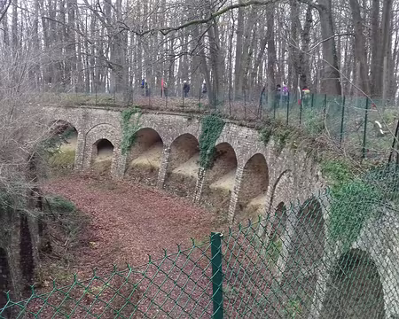 044 L’ancien fort militaire (1874-1877) construit à 185 m d’altitude, est situé à 17 km de Paris