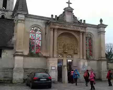 012 son portail Renaissance (1560), œuvre de l’architecte Nicolas Lemercier, …