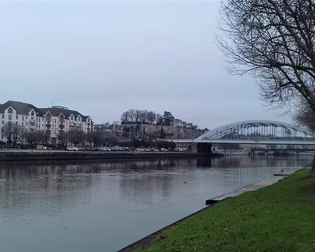 048 Vue sur Pontoise et le pont ferroviaire triple (1998) depuis Saint-Ouen-l’Aumône sur la rive gauche