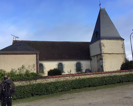 IMG_4846 La massive église d’Émancé…