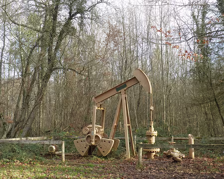 P1020111 ancien puits de pétrole de Chailly