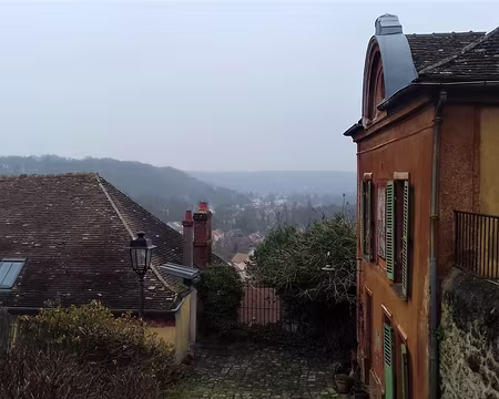 017 Vue sur le village de Gometz-le-Châtel en contrebas