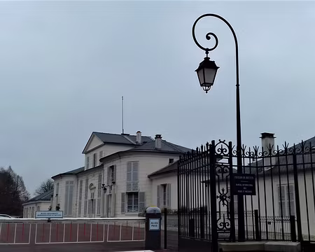 035 Le pavillon de Breteuil, dans le domaine de Saint-Cloud, …